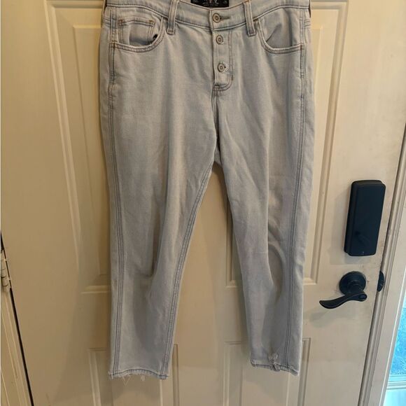Hollister Blue Low Rise Cropped Boyfriend Jeans with 3 buttons - Picture 2 of 5